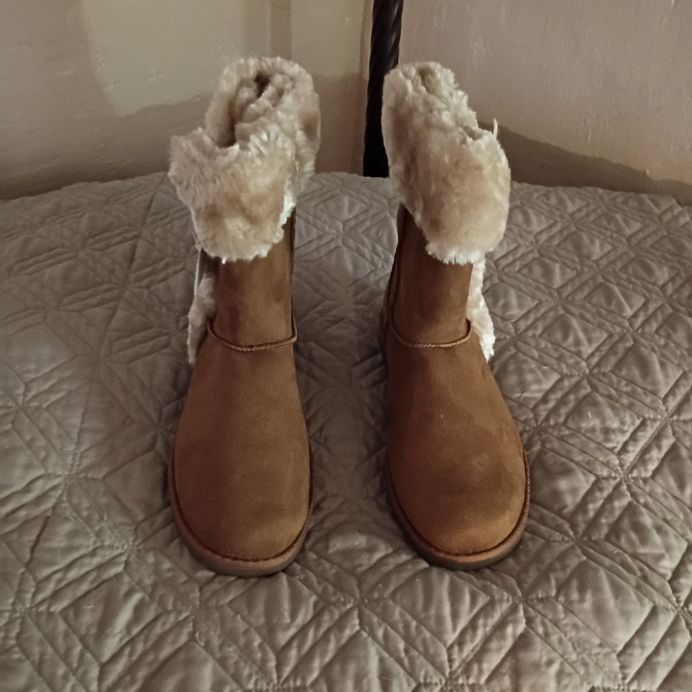 NWT Air Walk Cozy Cognac Faux Fur-Trimmed Boots